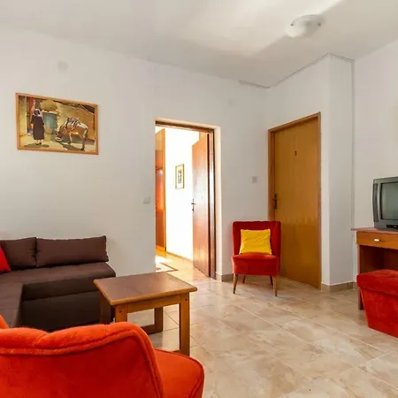 Apartment Roi *